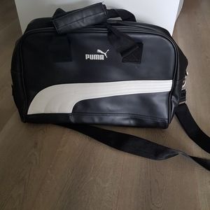 Puma Heritage Grip Bag